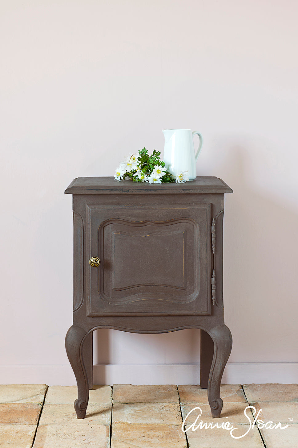 AnnieSloan_Honfleur_sidetable-2