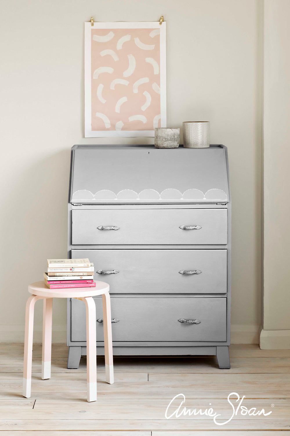 Chicago-Grey-bureau-with-Gloss-and-Matt-circle-details-image-3