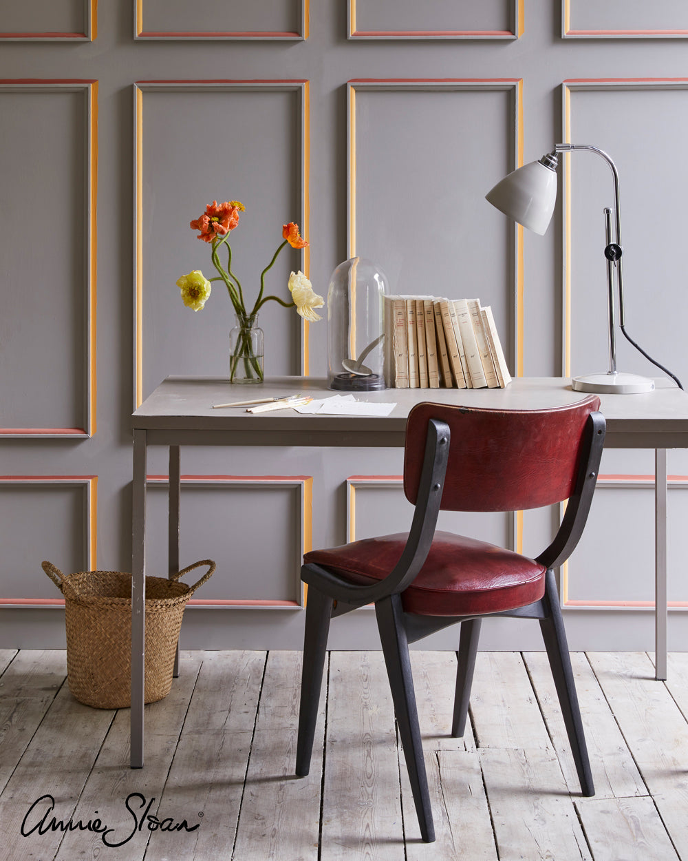 Paris-Grey-panelled-wall-in-Arles-and-Scandinavian-Pink