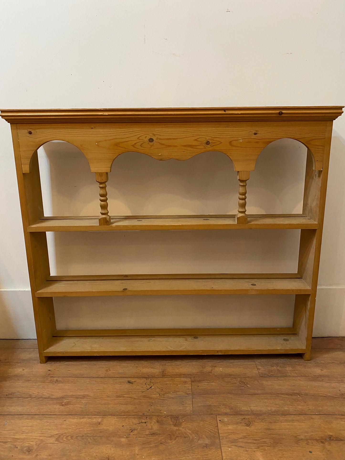 Pine Decorative Wall Shelving and Plate Rack