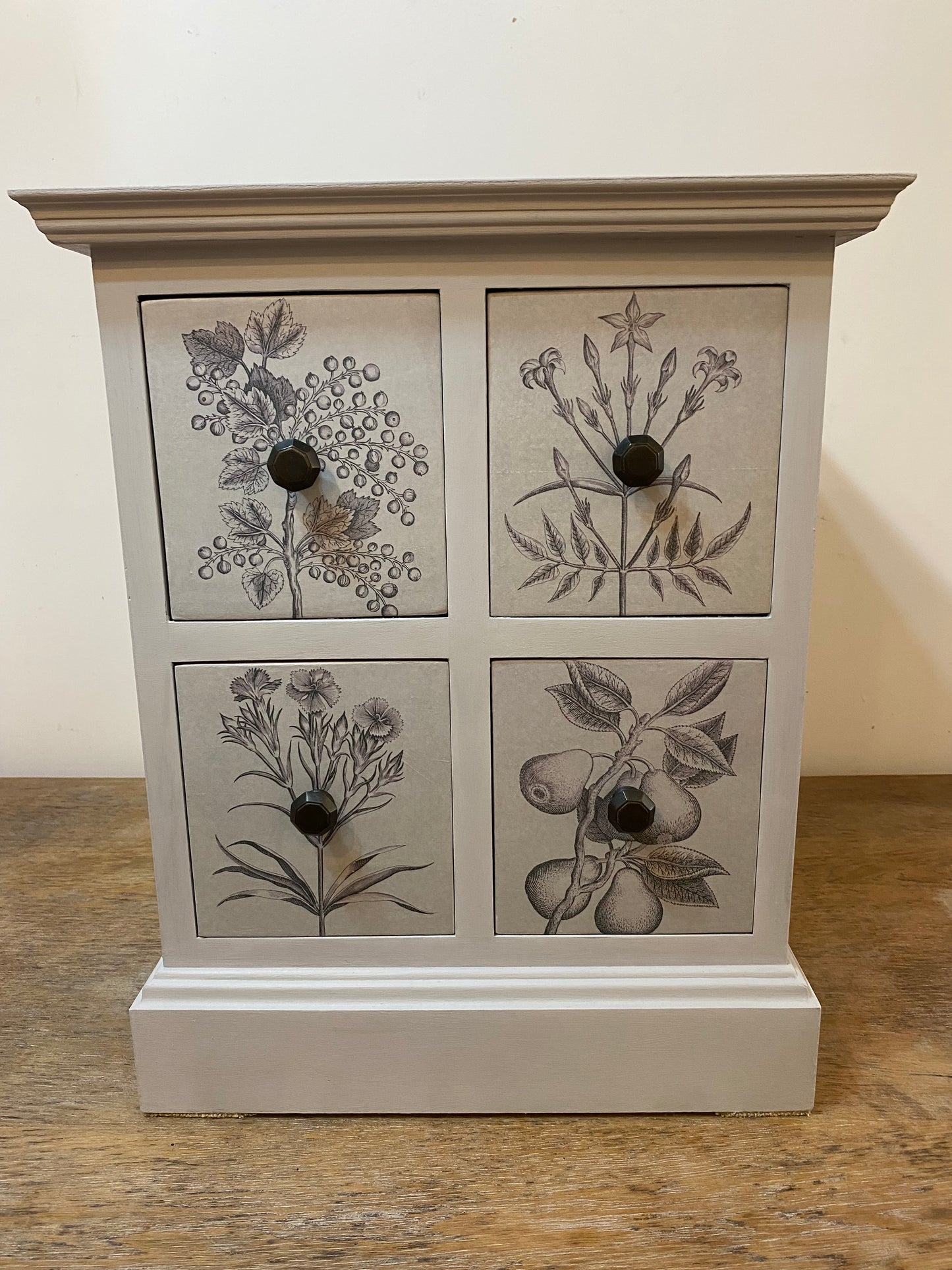 4 Drawer Unit Painted in Chicago Grey Chalk Paint