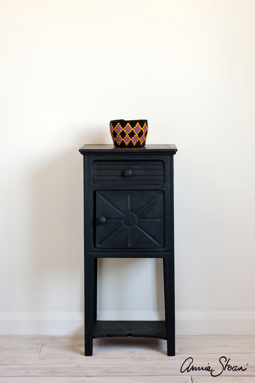 Athenian-Black-side-table,-Curtain-and-lampshade-in-Ticking-in-Graphite,-lamp-base-in-Svenska-Blue-image-1