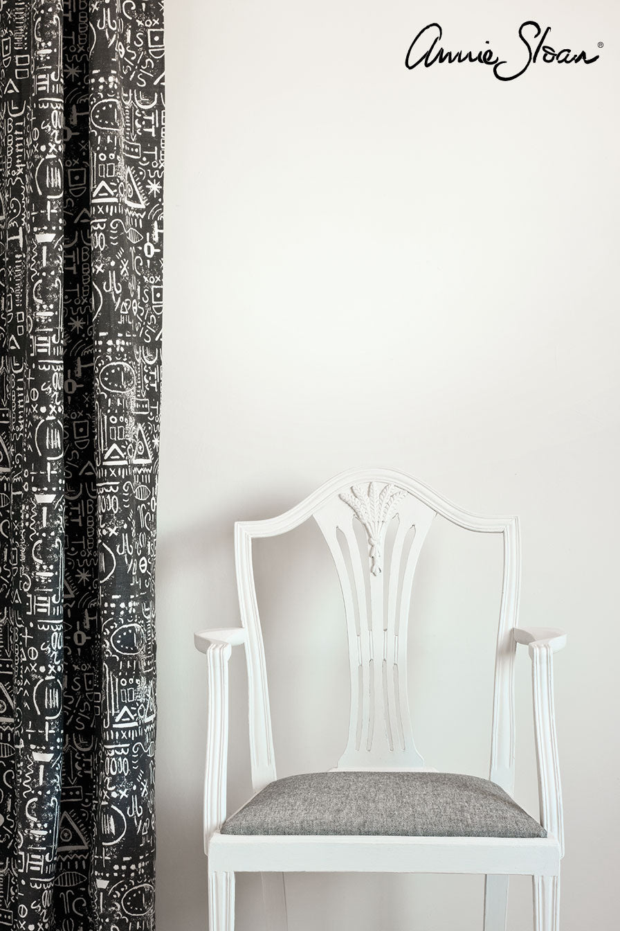 Old-White-Wall-Paint-by-Annie-Sloan-lifestyle-, Tacit in Graphite curtain, Linen Union in Graphite _ Old White seat cushion image 1